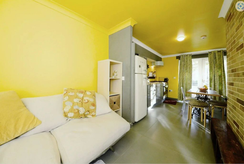 Property photo 3 of 11 Picture No. 15