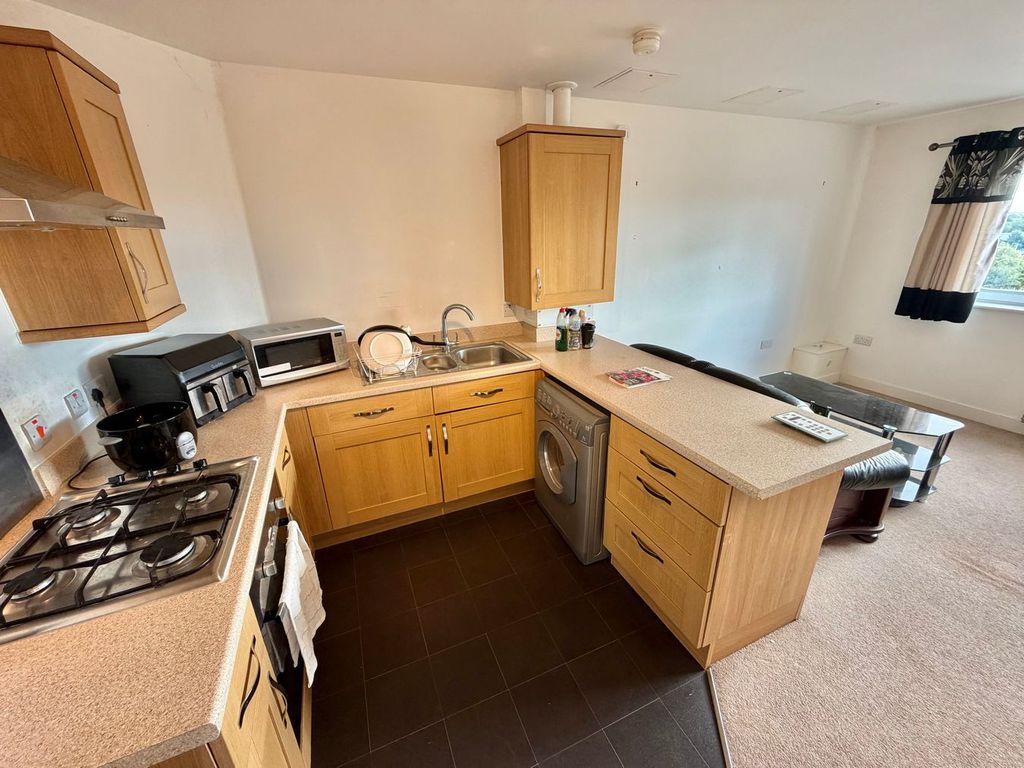 Property photo 3 of 12