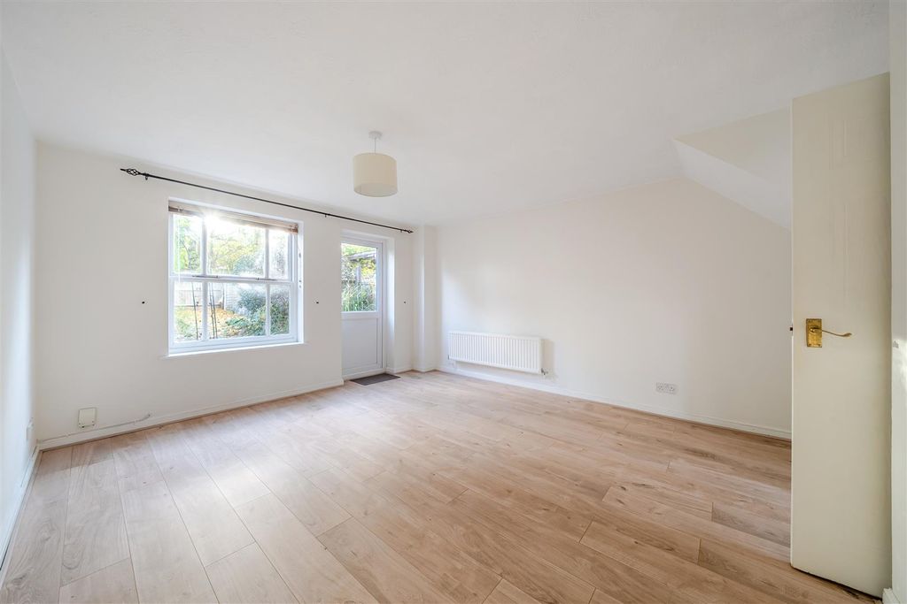 Property photo 2 of 13 1374624-11-6900E60Eb16Ac.Jpg