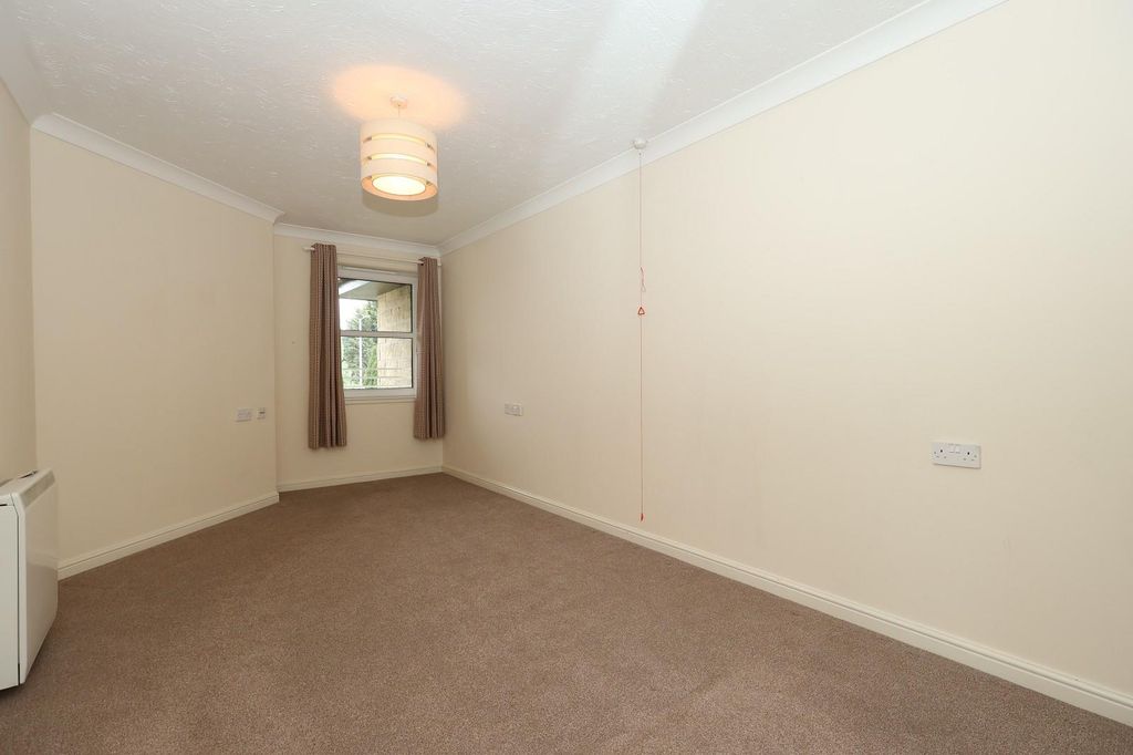 Additional image 6 of 1 bed property for saleFlat 45 Clachnaharry Court, 11 Clachnaharry Road, Inverness. IV3