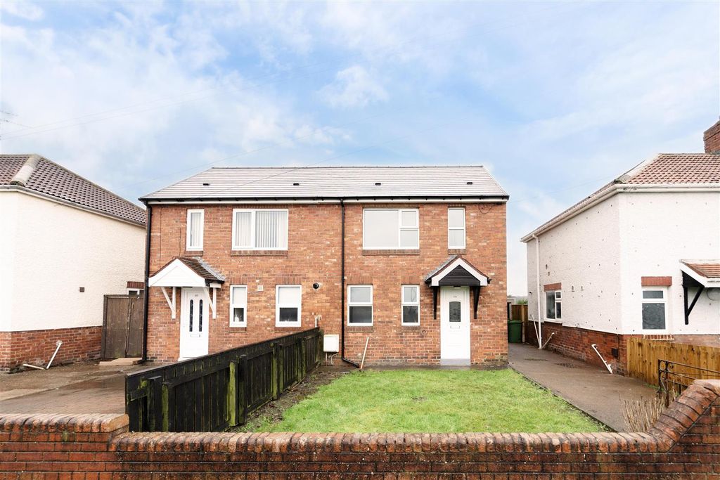 Property photo 1 of 12 External