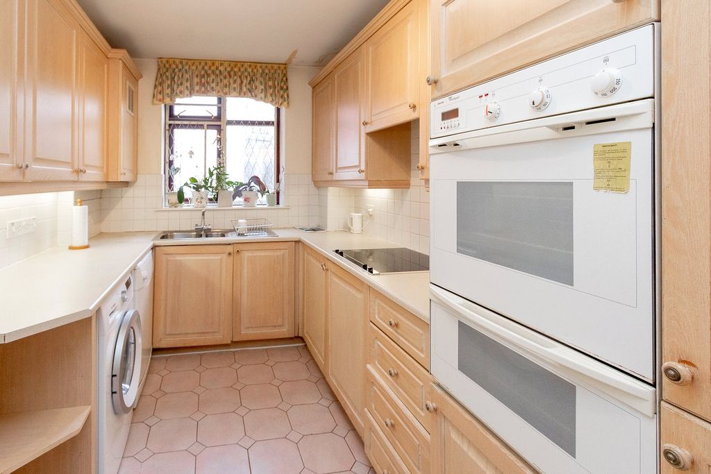 Property photo 3 of 8 Picture No. 06