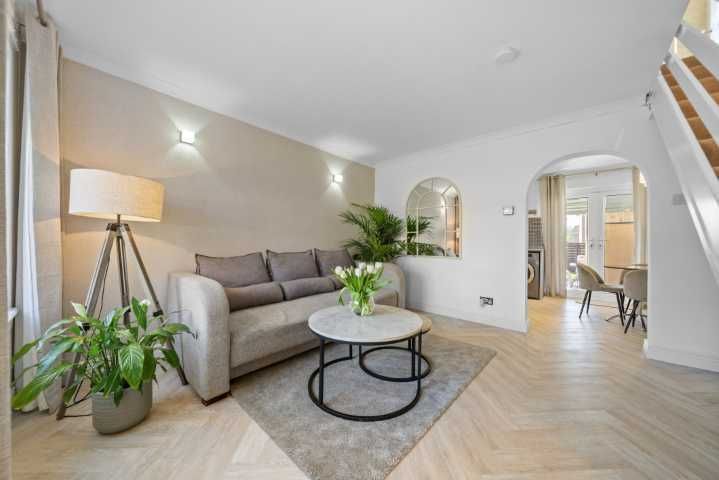 Property photo 2 of 24