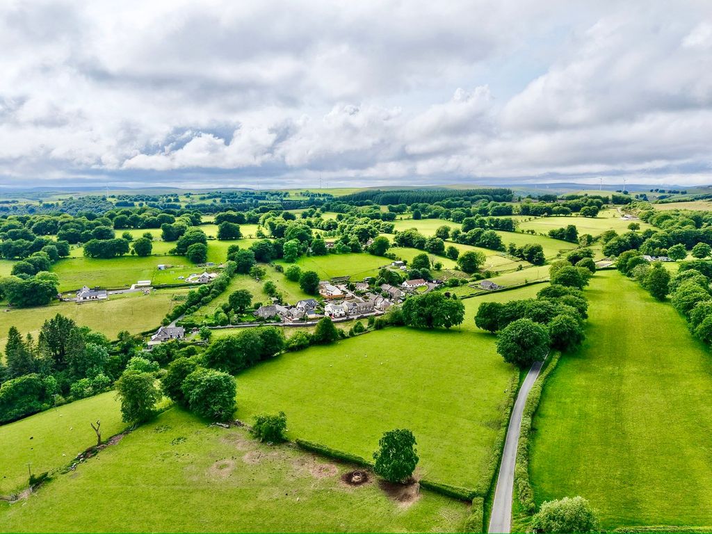 Property photo 2 of 22