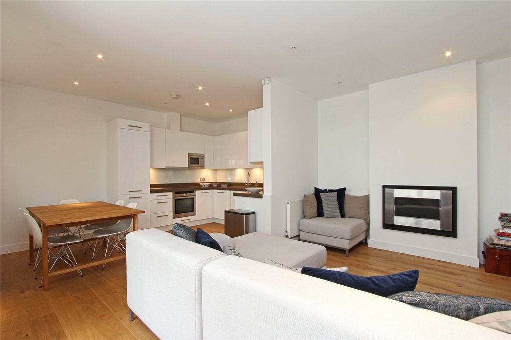 Property photo 1 of 10 Reception Room