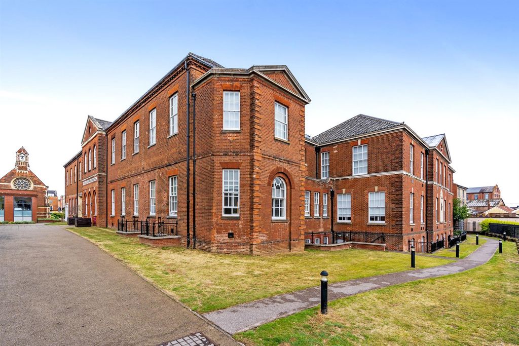 Property photo 1 of 12 15Benjamingoochway-014.Jpg