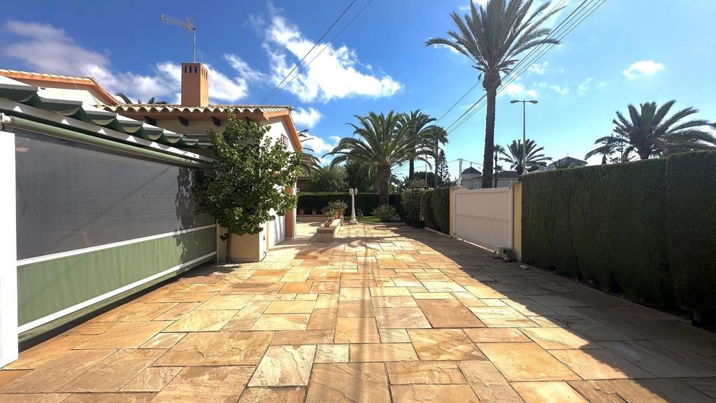 Property photo 3 of 50