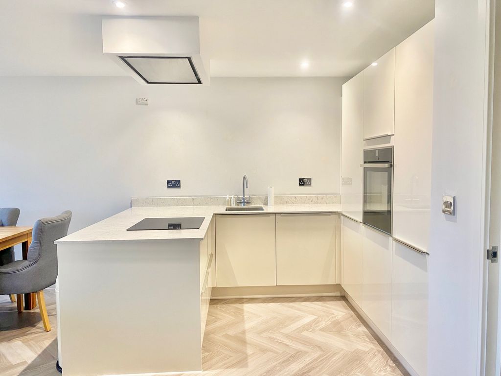 Property photo 3 of 15 Kitchen