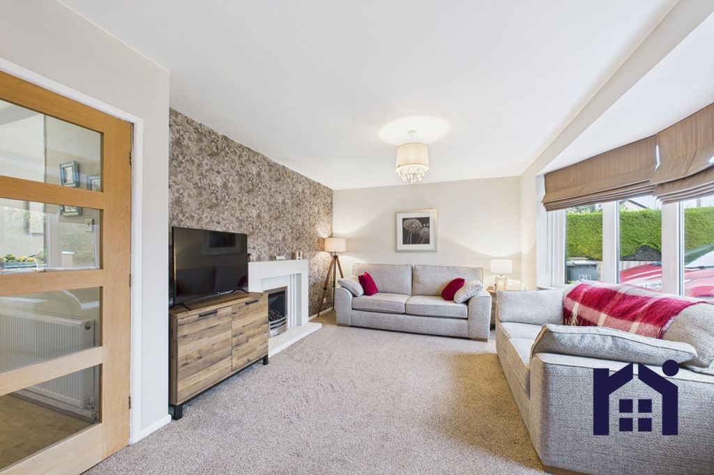 Property photo 2 of 22 Living Room