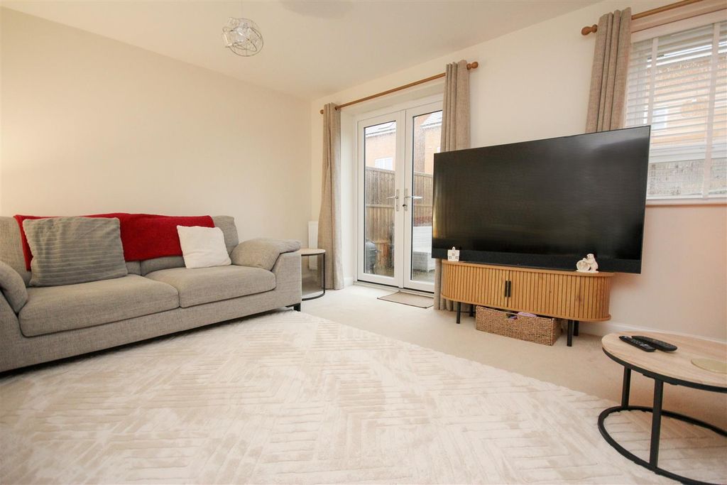 Property photo 3 of 15 Living 1.Jpg