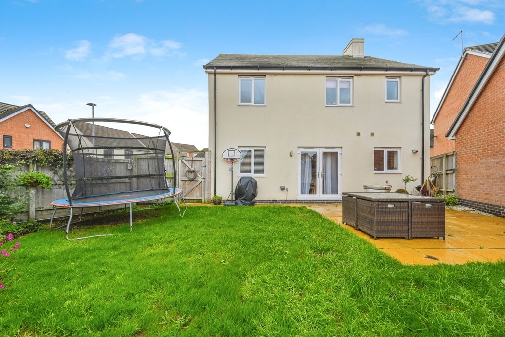 Property photo 2 of 18 Gardens: