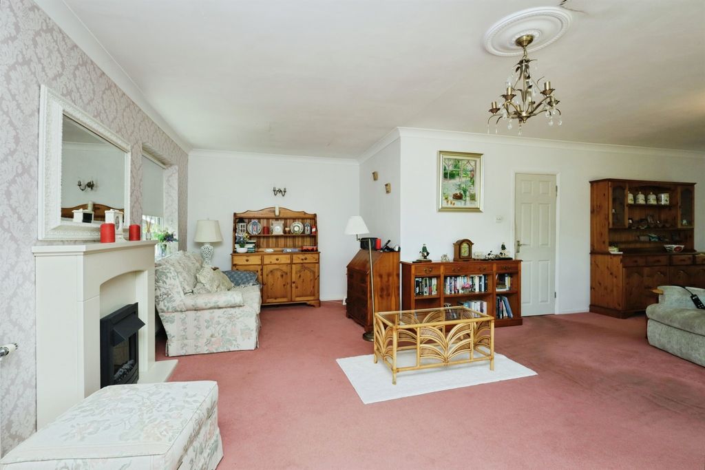 Property photo 3 of 20