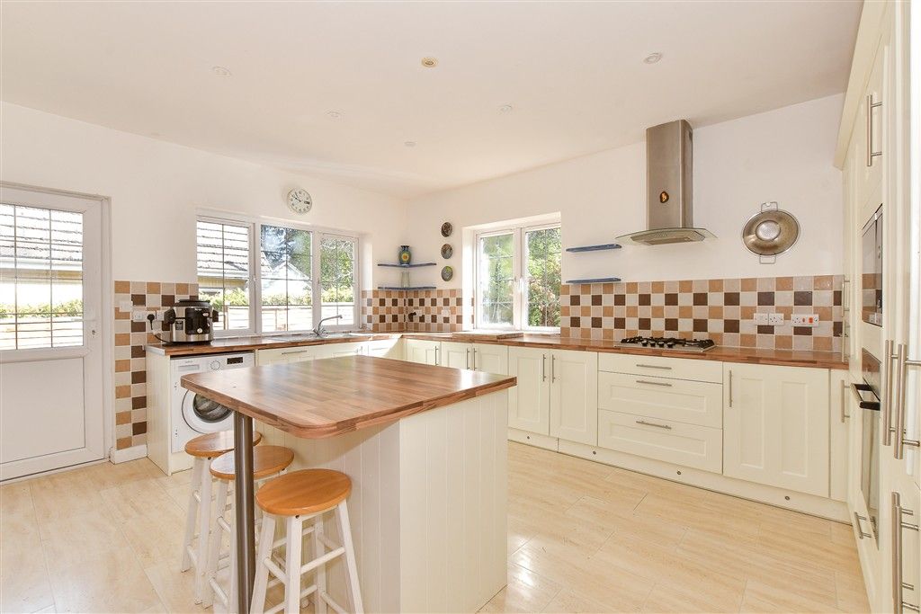 Property photo 2 of 15 Kitchen