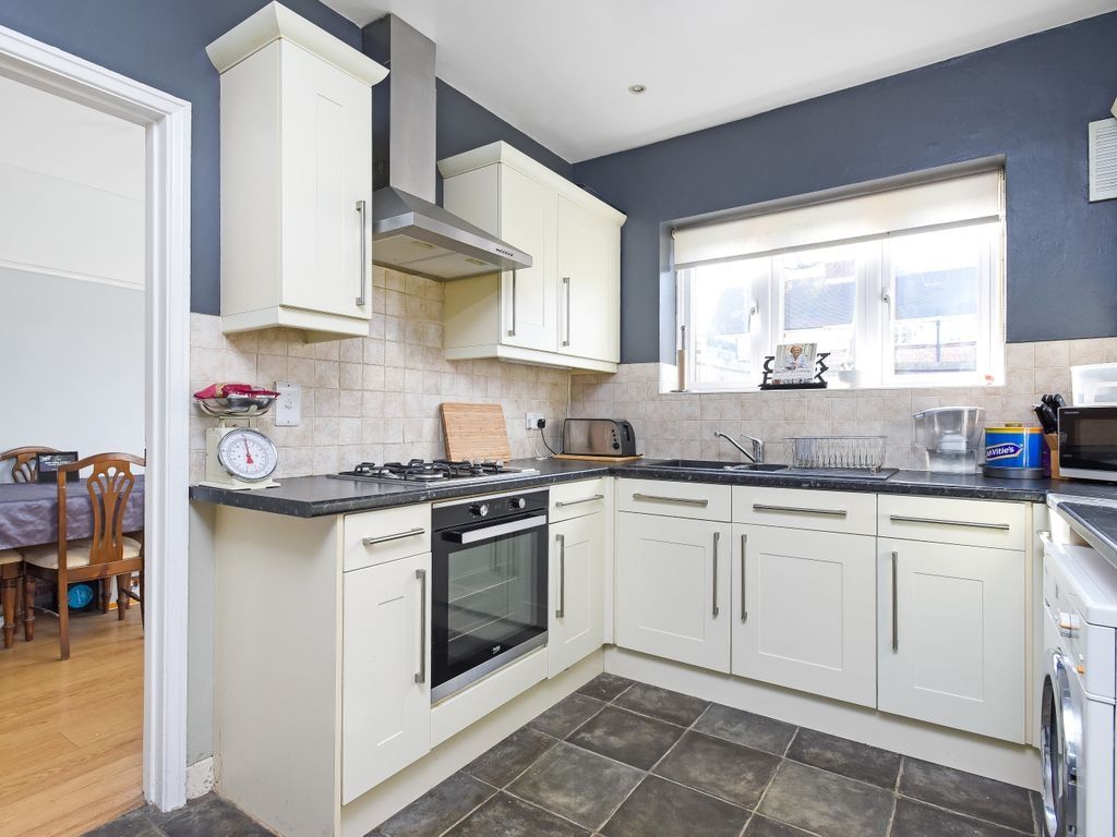 Property photo 2 of 8 E3B64A01d2745Cbd1...