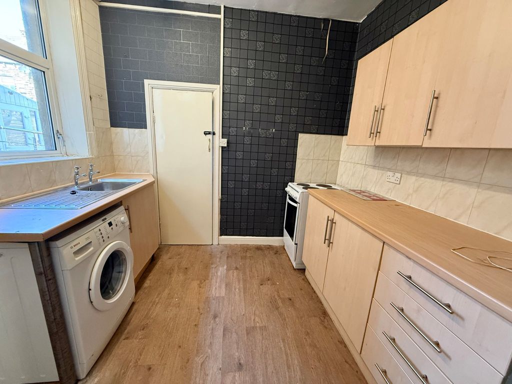 Property photo 3 of 10 Picture No. 15