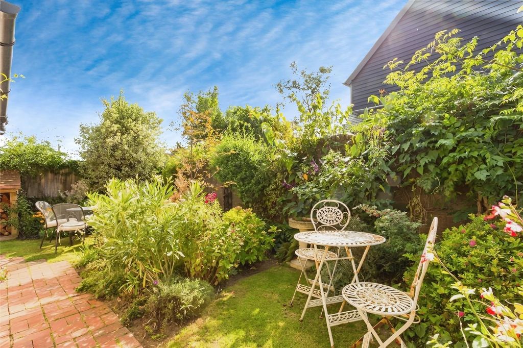Property photo 3 of 21 Garden2.Jpg
