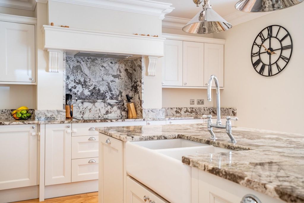 Property photo 3 of 27 Ah-30.Jpg