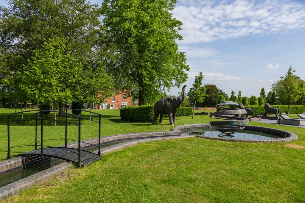Additional image 21 of 6 bed detached house for saleAckleton, Shropshire WV6