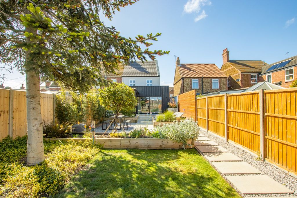 Property photo 3 of 44 2815834