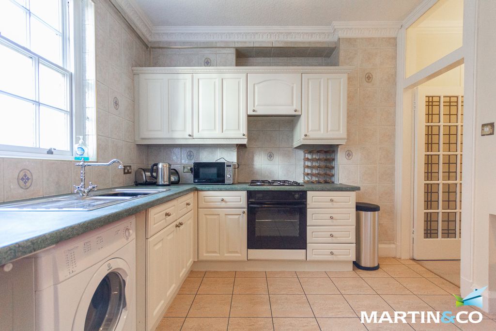 Property photo 3 of 9