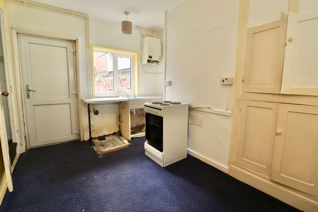 Property photo 2 of 8