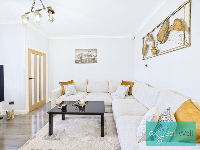 Property photo 2 of 25 Lounge