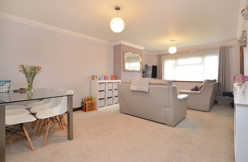 Property photo 2 of 12 2 - Livingdining-Room