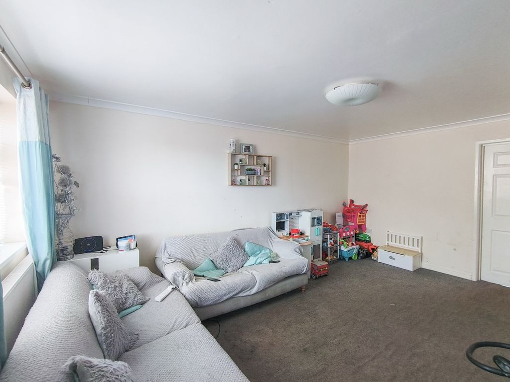 Property photo 2 of 23