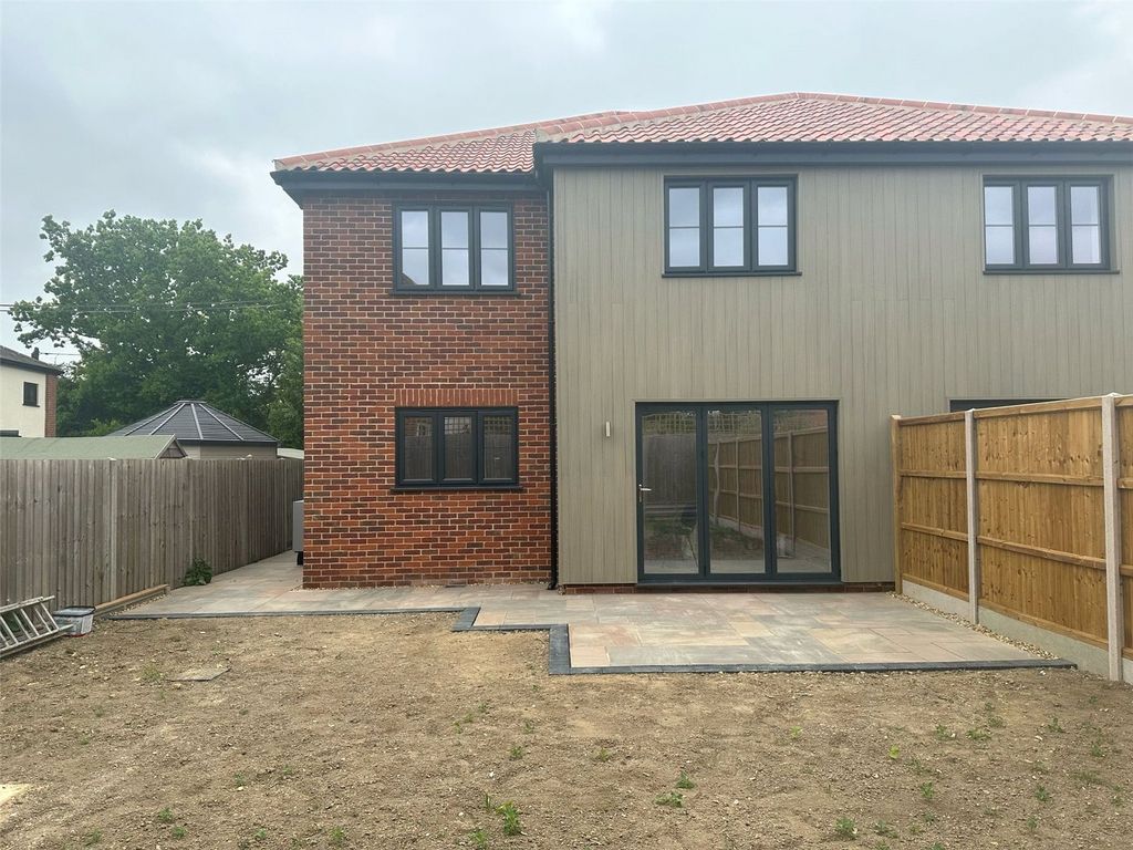 Property photo 3 of 16 Picture No. 03
