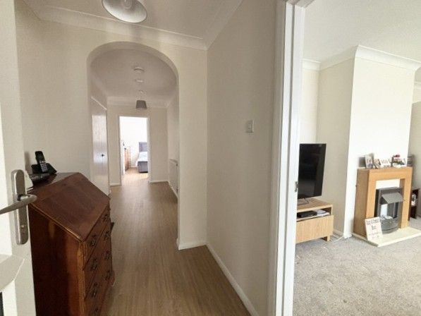 Property photo 2 of 14 Entrance Hall