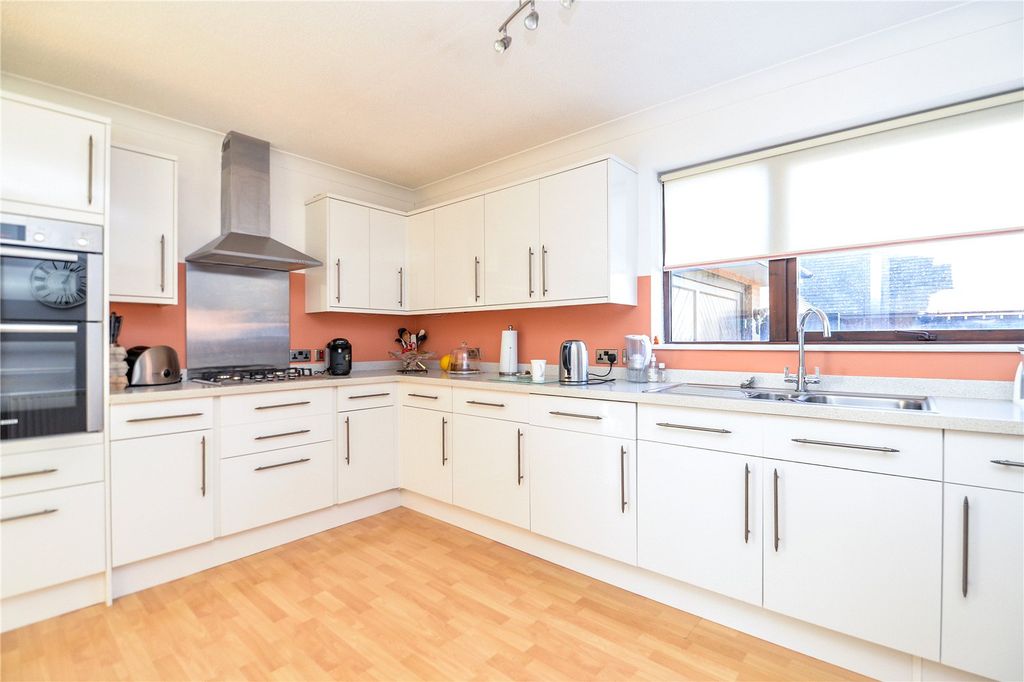 Property photo 3 of 28 Picture No. 34