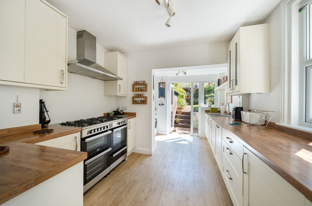 Property photo 3 of 14 Kitchen