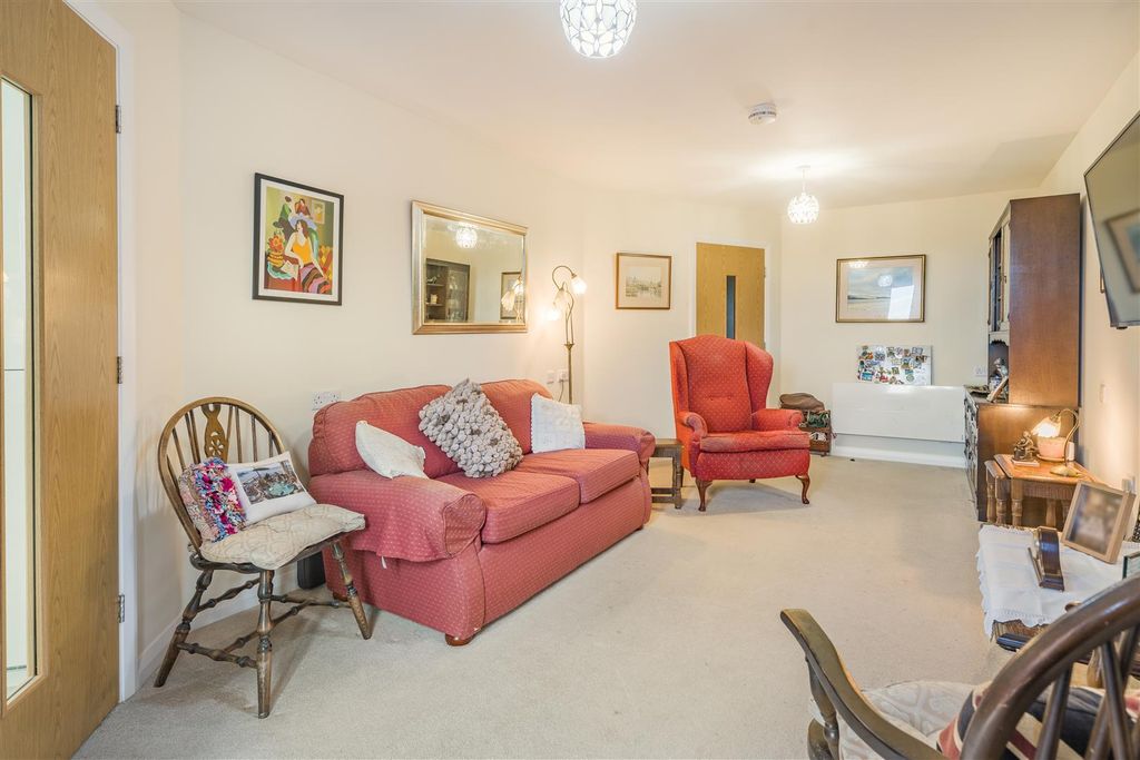 Additional image 4 of 1 bed flat for saleBurlington Gardens, Leyland PR25