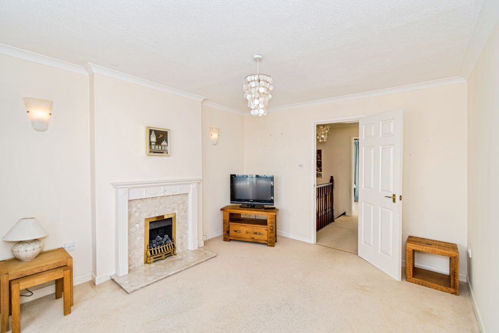 Property photo 3 of 20