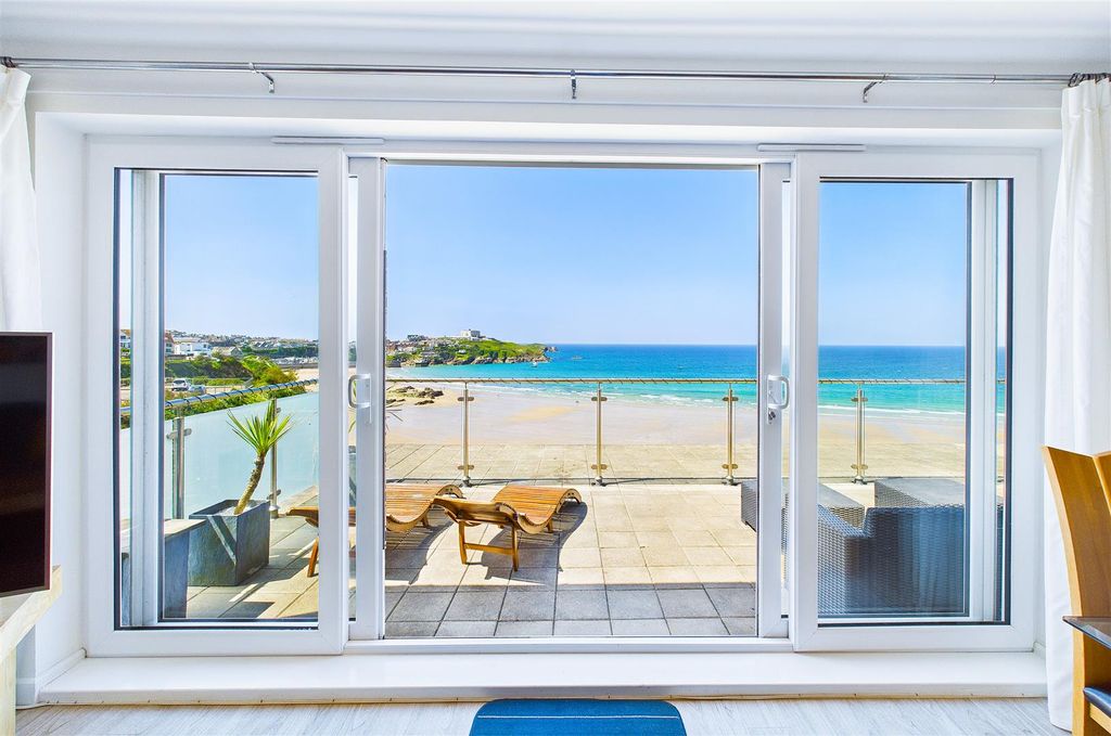 Property photo 1 of 26 15C Cliff Road Views