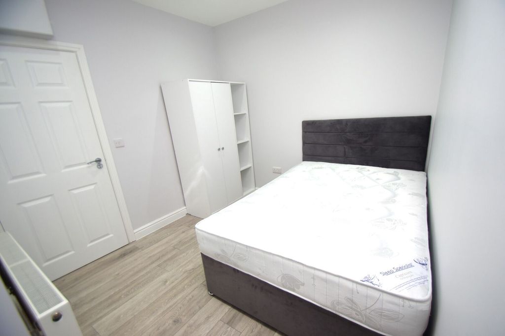Property photo 3 of 3