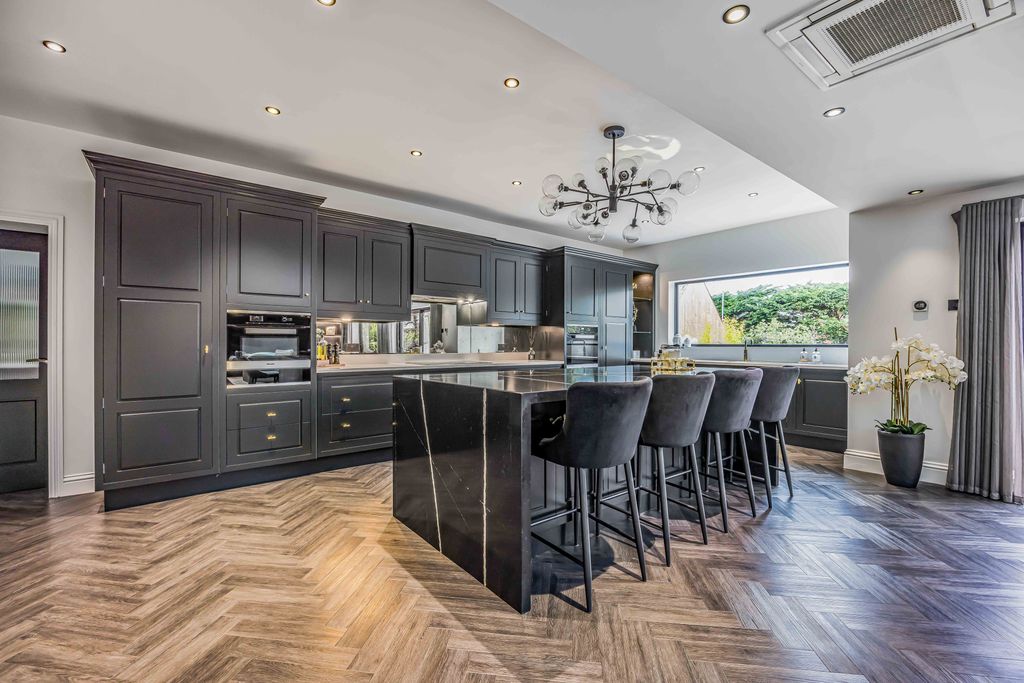 Property photo 2 of 29 176 Havant Road, Drayton-Small-Porticomarketing-Fi