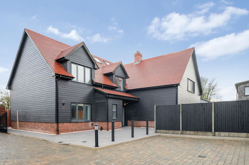 Property photo 1 of 18 Image