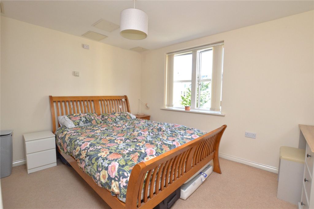 Property photo 3 of 11 Bedroom One