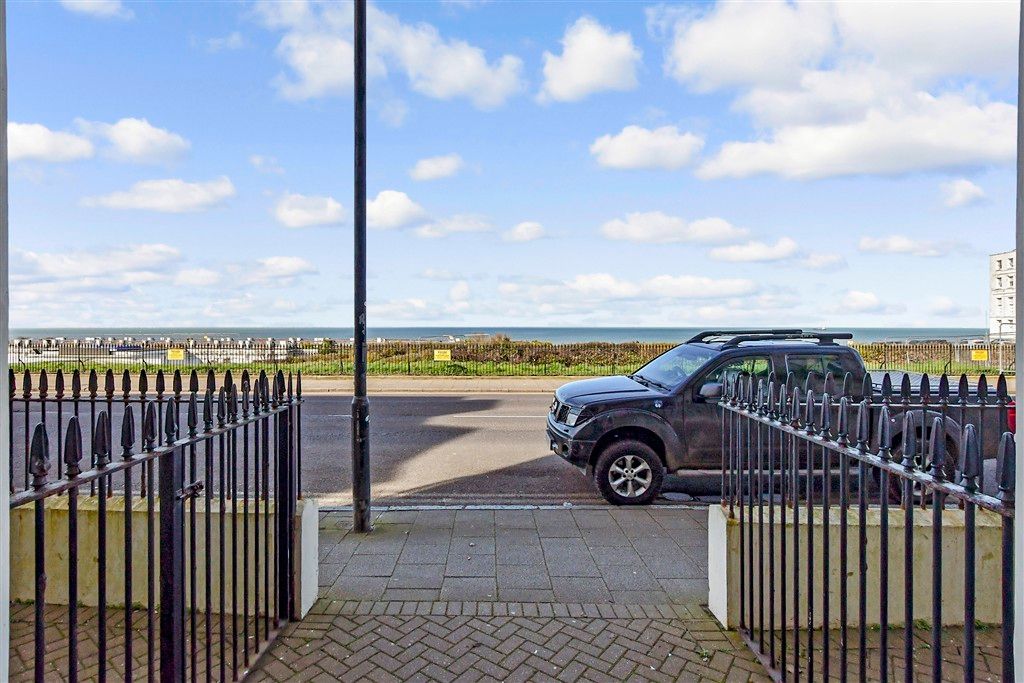 Property photo 2 of 9 Views