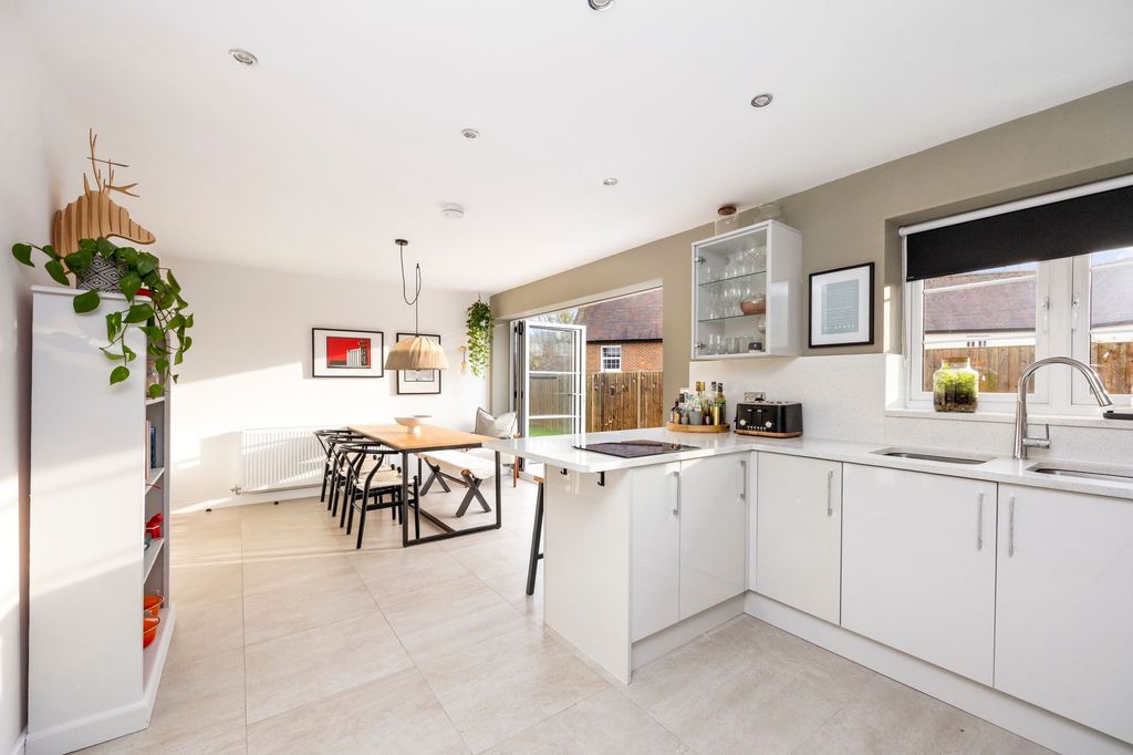 Property photo 3 of 23 Kitchen