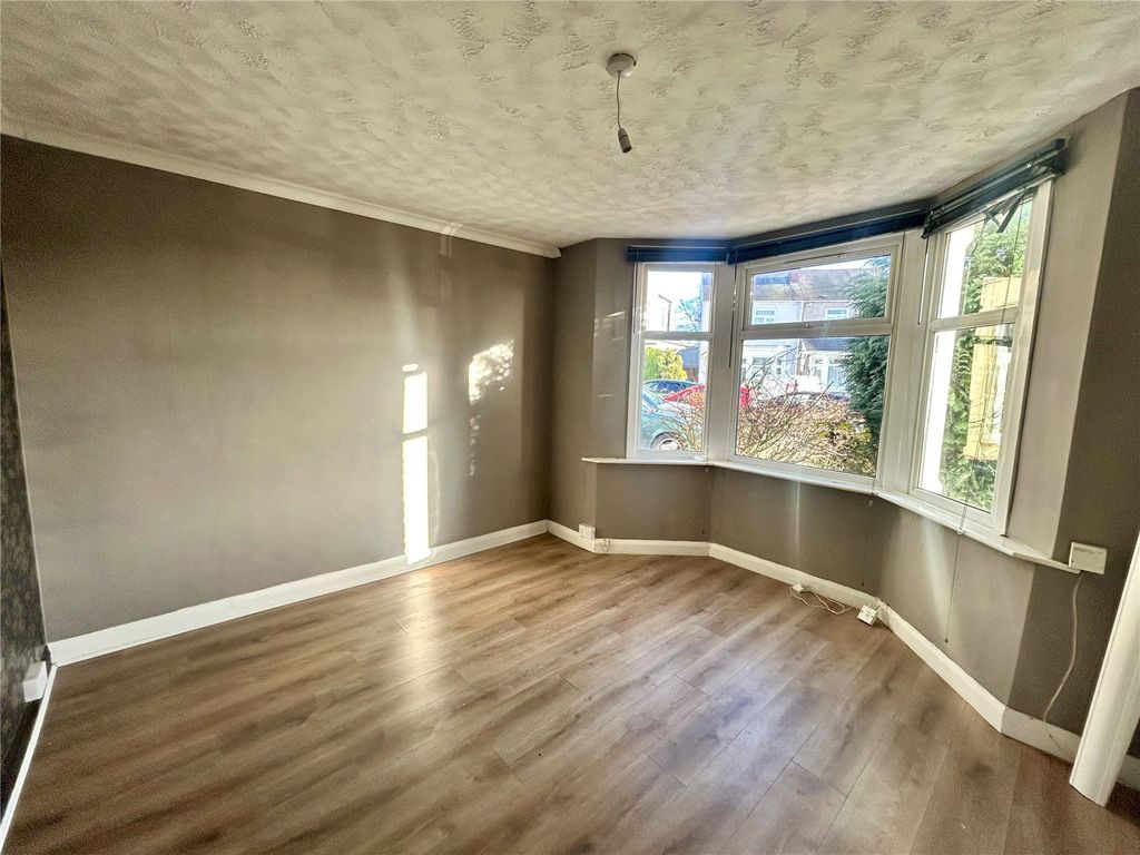 Property photo 2 of 15 Picture No. 14