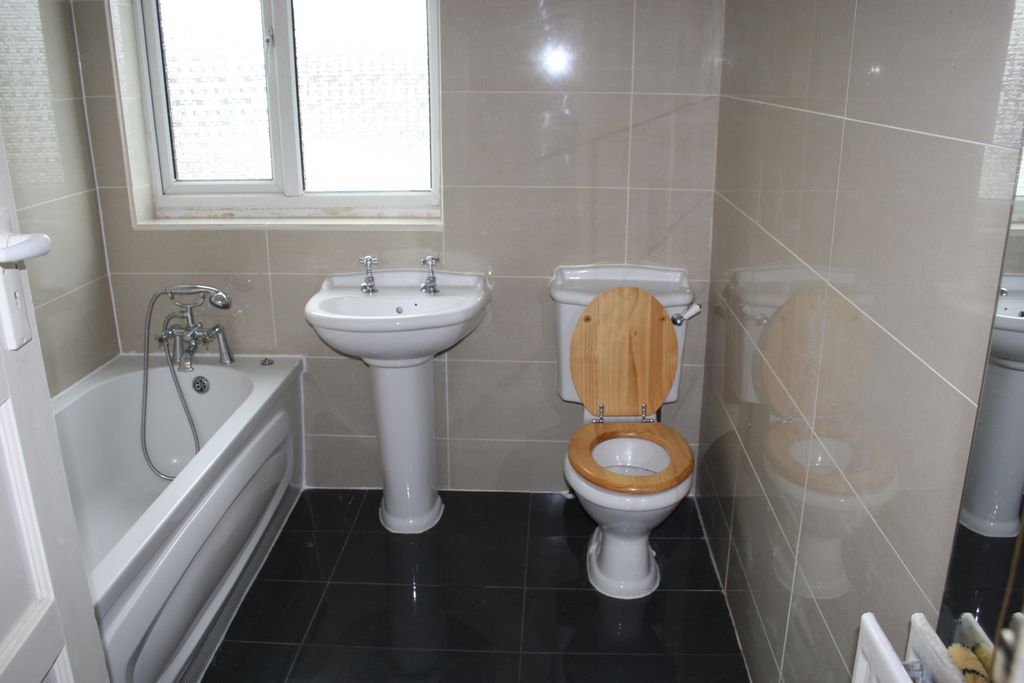 Property photo 3 of 3