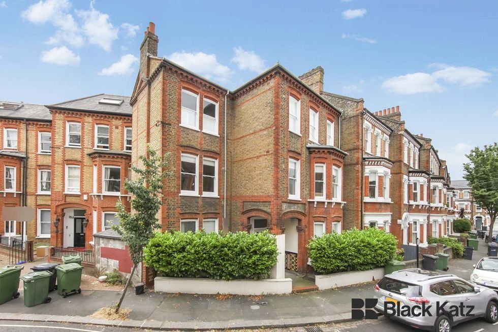 Property photo 2 of 8