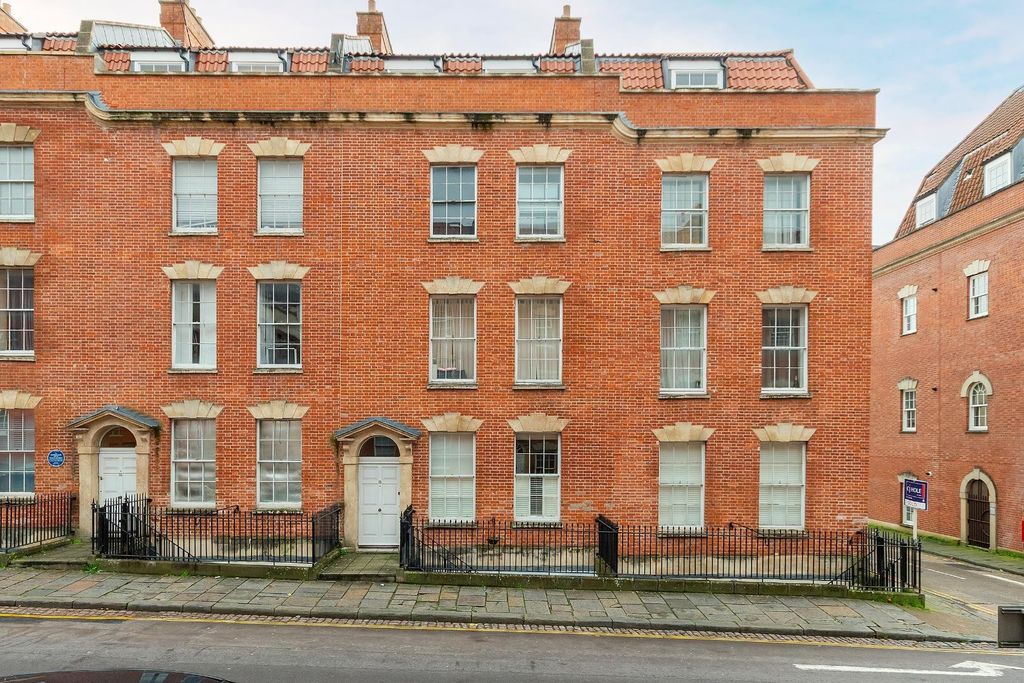 Property photo 2 of 27 0S6Ccsp - External B.Jpg