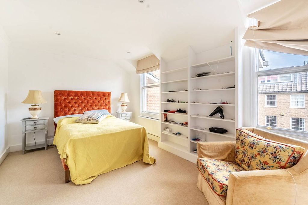 Property photo 2 of 20