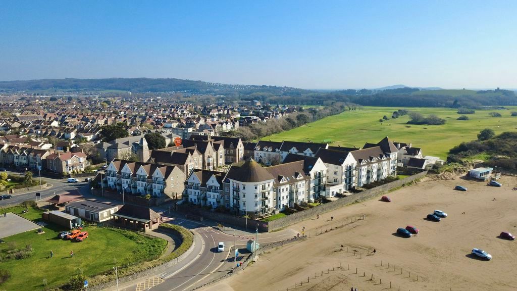 Property photo 1 of 20 Setting