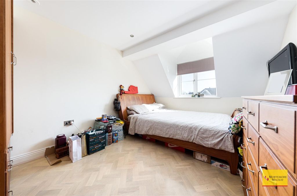 Additional image 10 of 2 bed flat for saleOld Park Road, Enfield EN2