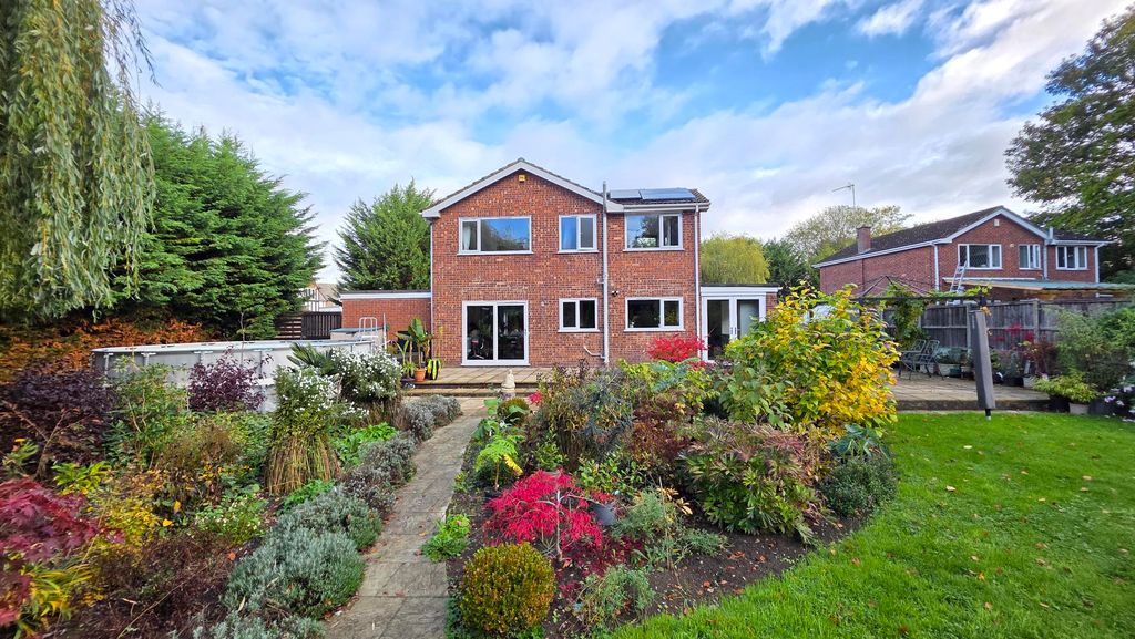 Property photo 1 of 28