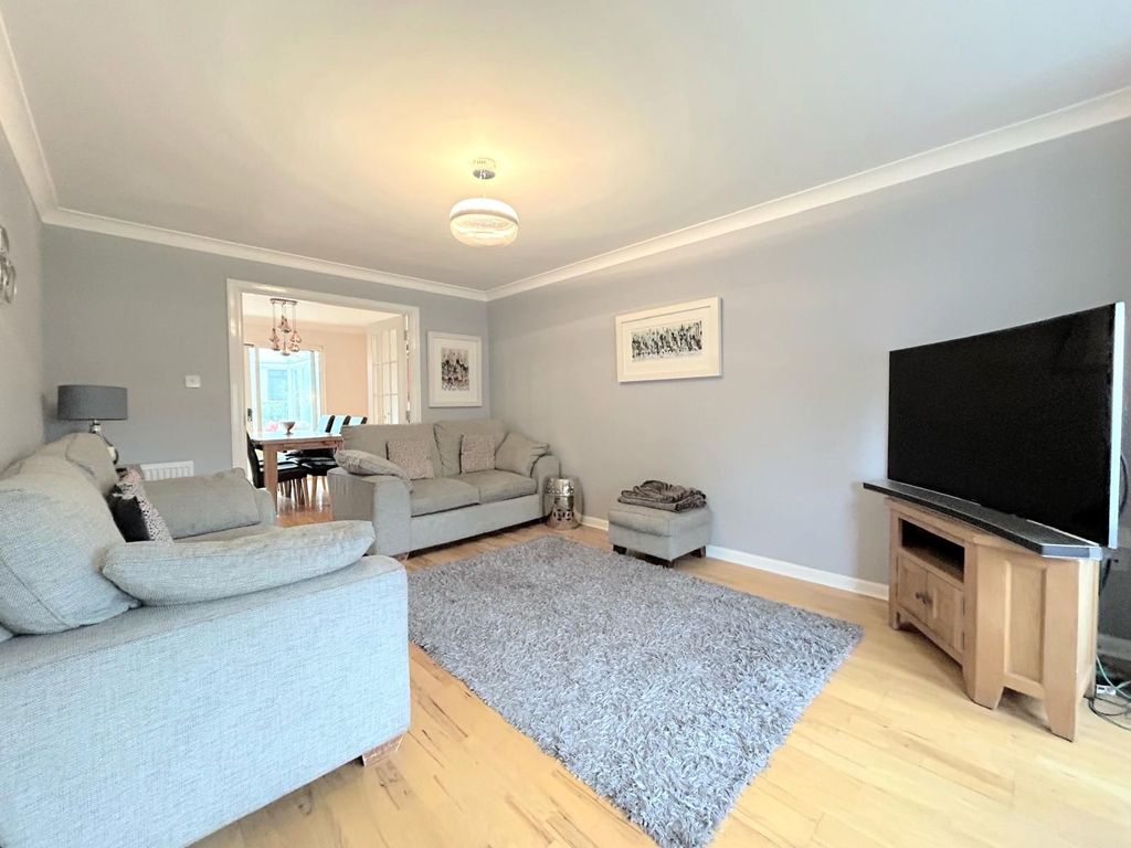 Property photo 3 of 34